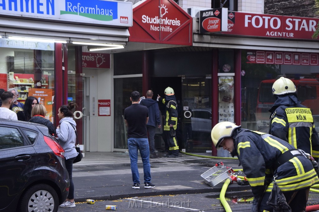 Feuer 2 Koeln Nippes Neusserstr P229.JPG - Miklos Laubert